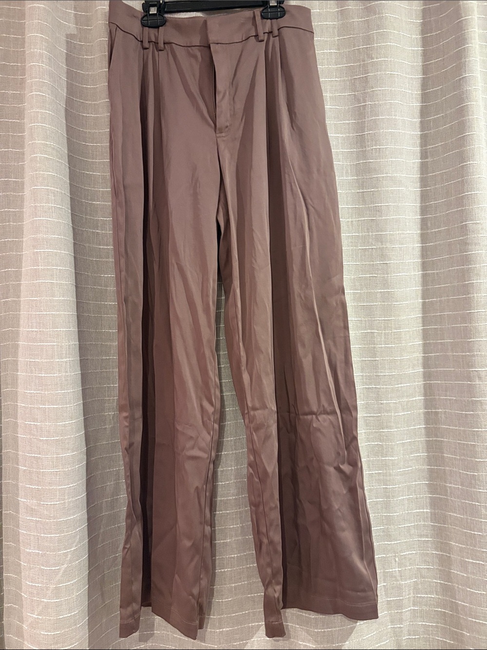 Magnolia boutique Classic Pleated wide leg Dress Pants in Mauve